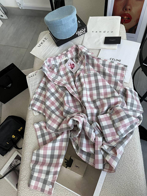 Жіноча стильна оверсайз-сорочка в клітинку з ефектом надірваних рукавів тіар. Рожевий Одеса - фото 3