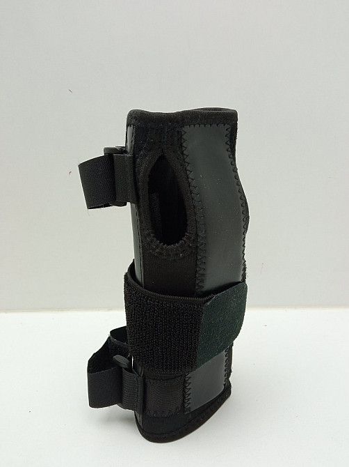 Бандаж для фіксації зап'ястя з металевою пластиною Disuppo Луцк - изображение 1