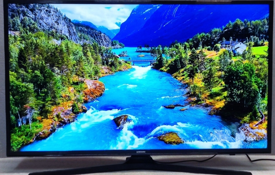 Телевизор: Samsung UE40KU6099 (40