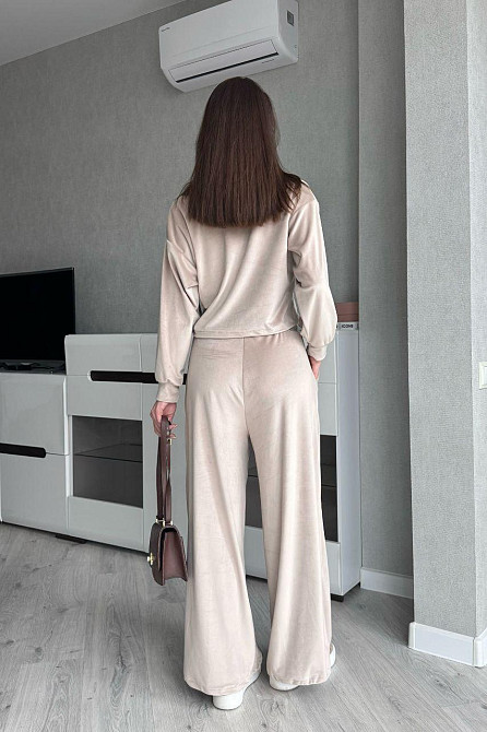 Жіночий стильний костюм з турецького королівського велюру Бежевий, 46/48 Одеса - фото 3