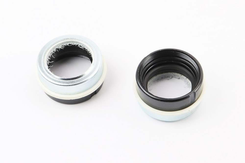 Чаша передньої вилки з сальником (хром) 6V к-кт 2шт Киев - изображение 1