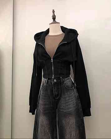 Жіноче приталене укорочене худі на блискавці двонитка Чорне, 44/46 Одеса