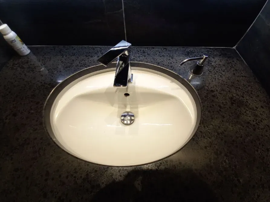 Офіс з гарним ремонтом, 4 поверх Самий центр міста (вул Шевченка) Зручне планування, просторі кімнати (див. план), свій туалет і комірки Можливість до Дніпро - фото 10