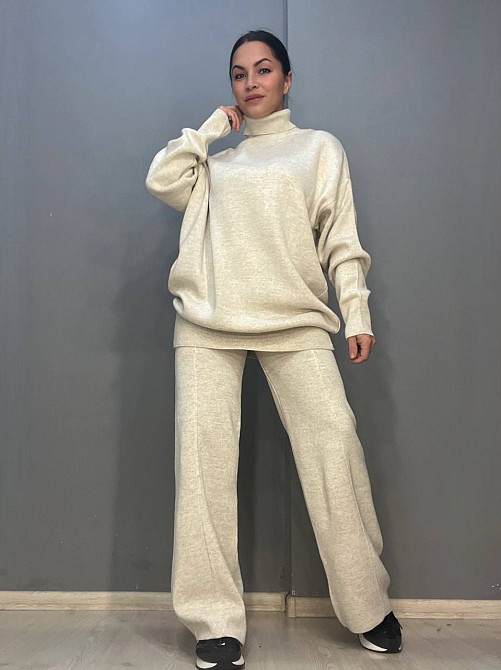 Костюм женский My fashion 202401-101 брюки со стрелкой шнурок и удлиненный свитер оверсайз one size, світло-бежевый, one size Киев - изображение 1
