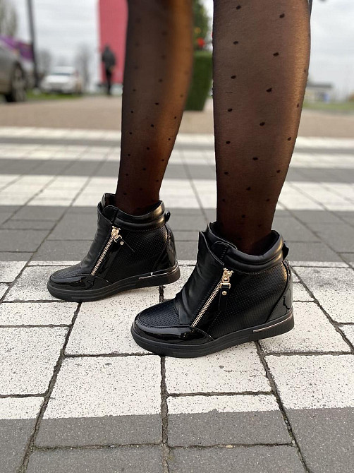 Жіночі снікерси Bosida чорні екошкіра платформа 36-39 ( -1) Коломыя - изображение 2