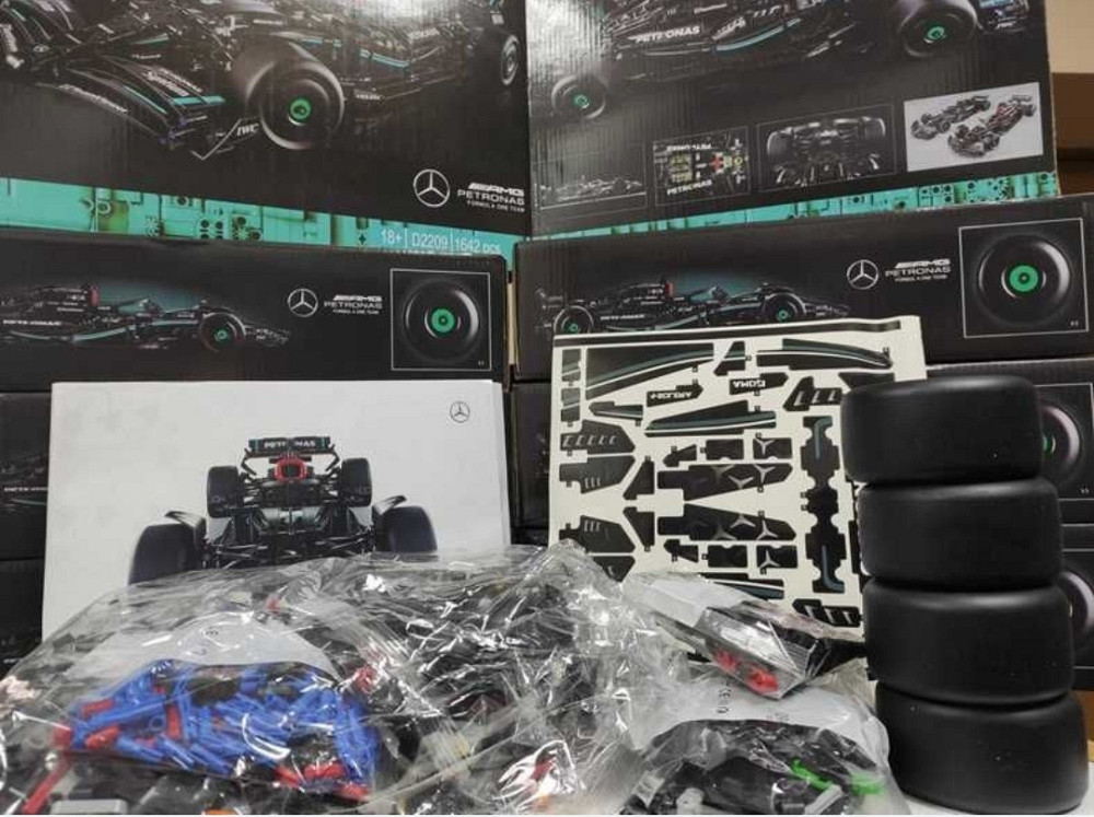 Конструктор ‼️НОВИЙ‼️Mercedes AMG F1‼️КОРОБКА‼️1642 деталей Киев - изображение 2