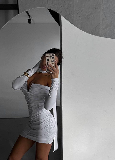 Женское привлекательное роскошное мини-платье с открытым декольте Белый 46/48 Одесса - изображение 3