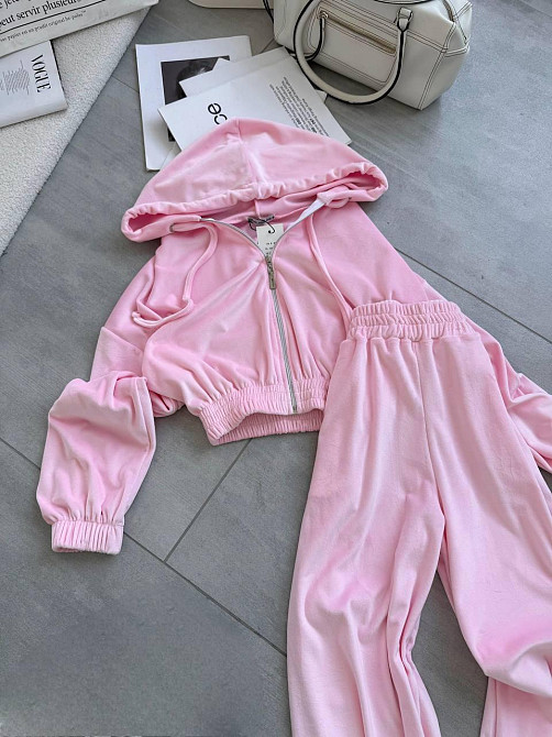 Жіночий прогулянковий оверсайз костюм-двійка: кофта та штани турецький велюр Барбі Одеса - фото 9