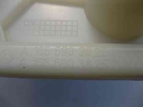 Mercedes-Benz  A1666902025 8R86 Обшивка правої стійки "C" бежева GL X166 Одесса