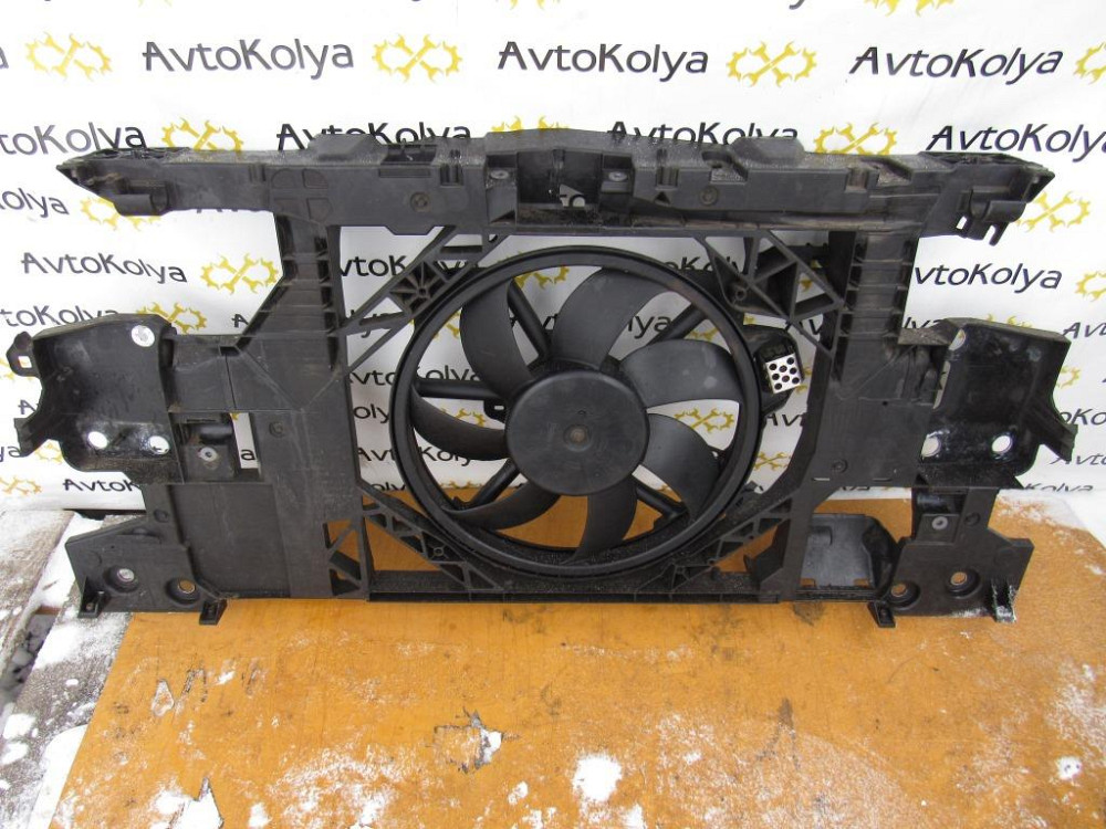 Установча панель (телевізор, окуляр) Renault Megane III 2009-2016 (752100004R) Ковель - фото 1