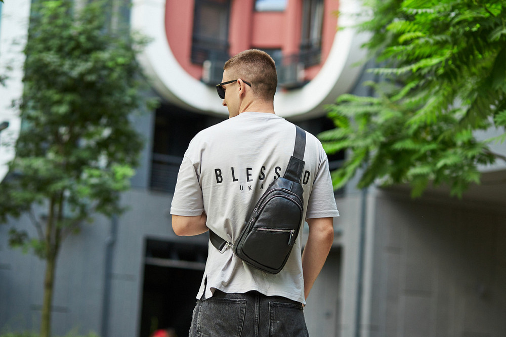 Мужская нагрудная сумка рюкзак 31х17х9, бананка с кожи на плече Tiding Bag 79906 черная Каменское - изображение 11