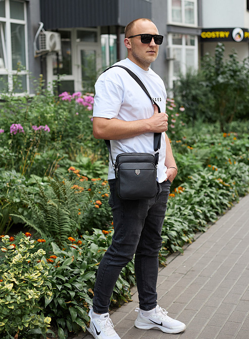 Чоловіча шкіряна сумка-барсетка 24х20х8, компактна сумочка на плече для чоловіка, наплічний месенджер, чорна Кам'янське - фото 5