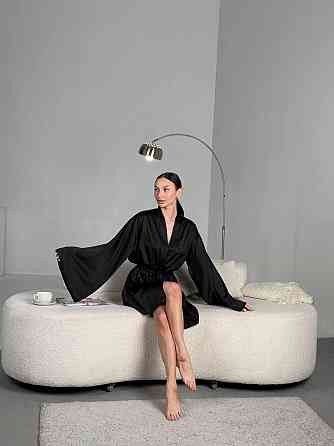 Женский короткий халат на запах с широким рукавом из шелка армани Черный, Oversize 42/46 Одесса