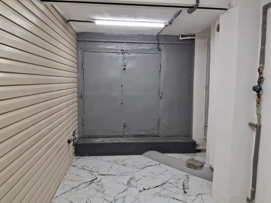 Магазин\ приміщення в центрі міста. Червона лінія з окремим входом, великі вітринні вікна. Дніпро - фото 9