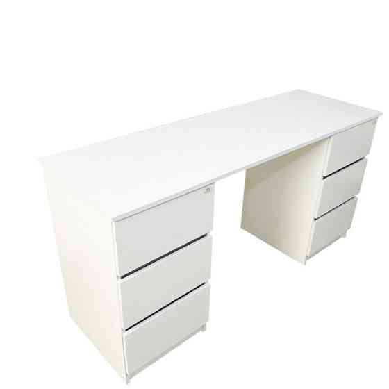 Маникюрный стол с двумя тумбами Киев