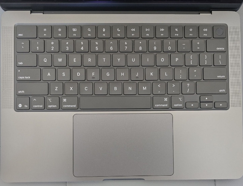 MacBook Pro 14