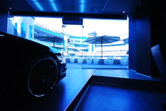 Витрины стеклянные фасадные Киев