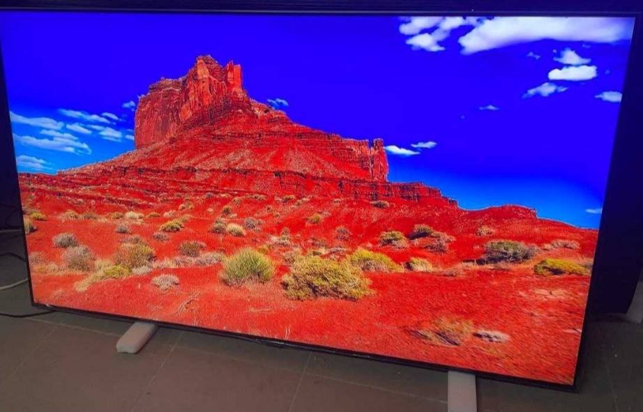 Телевизор Безрамный: 55