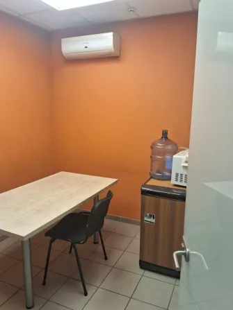 Продам офіс 475м, open-space та кілька кабинетів. Ремонт, меблі, скляні перегородки, 2 поверх, свій вхід з охороною, своя парковка Дніпро - фото 9