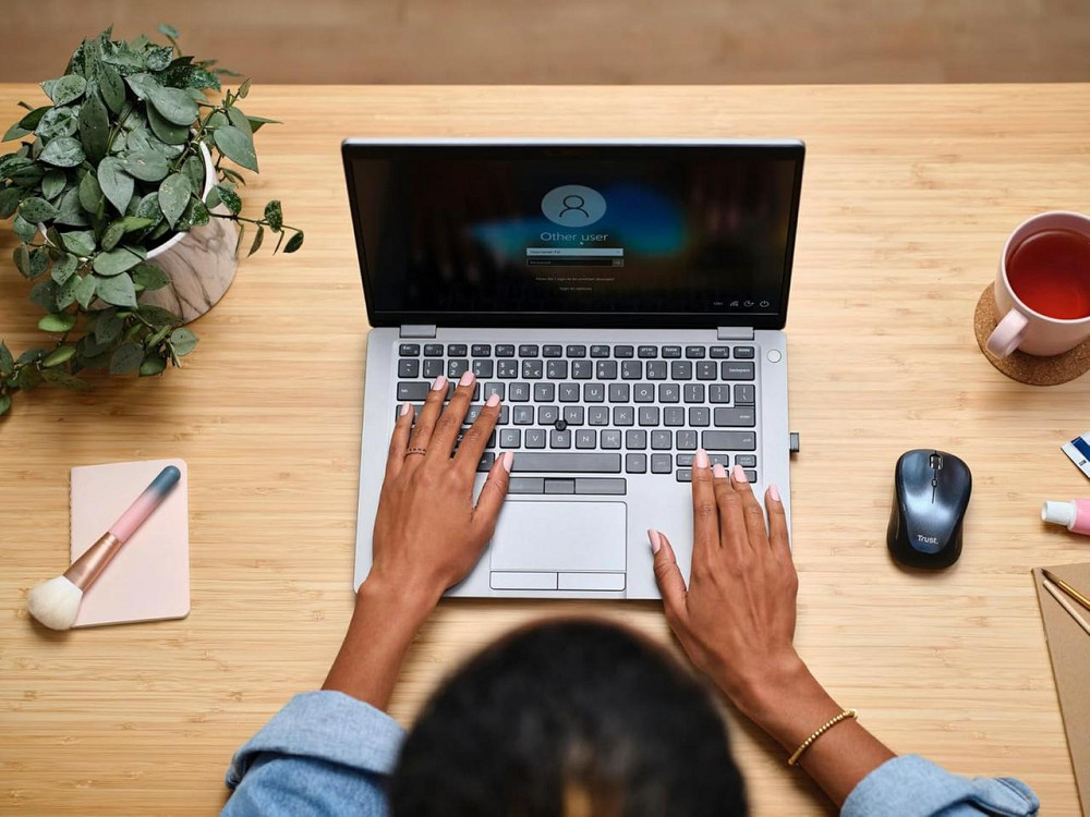 Миша Trust Yvi FX чорна бездротова USB 2.4GHz оптична 800/1600 DPI компактна з підсвіткою для ноутбука і ПК Київ - фото 10