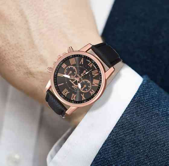 Подарочный набор для мужчин и женщин 2 парные часы с 2 браслетами с сердцем без подарочной корбки черный белый Киев