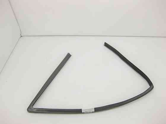 Mercedes-Benz  A2207251225 Ущільнювач опускного скла передніх правих дверей S-Class W220 Одеса