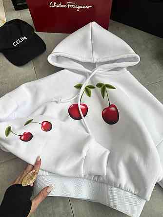 Жіноча тепла оверсайз худі з вишеньками тринитка на флісі Одеса