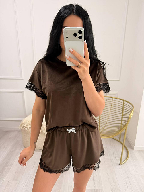 Жіноча піжама двійка з велюру з мереживом Шоколад Одеса - фото 4