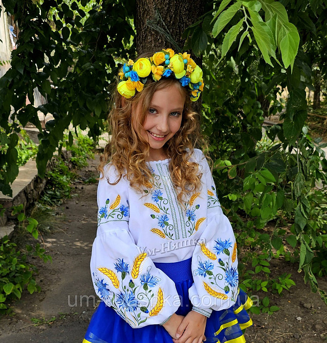 Костюм вышиванка сине-желтый для девочки 