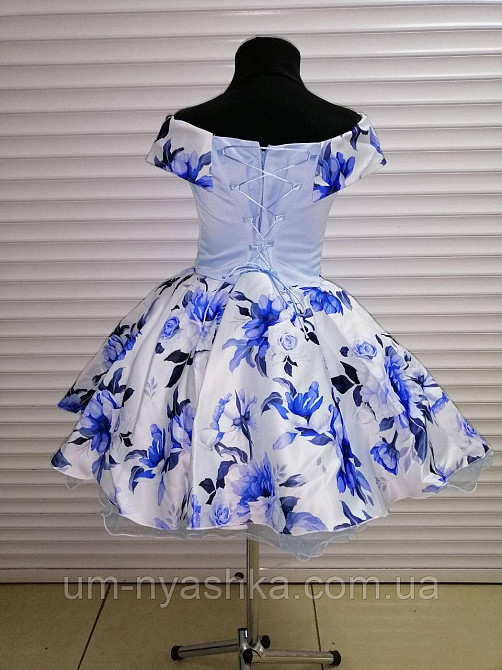 Пышное нарядное платье в ретро стиле 