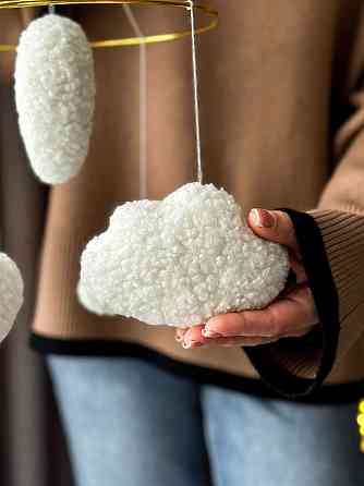Дитячий музичний мобіль на ліжечко для немовлят WooolyWool «Хмари букле» з 35 мелодіями Київ