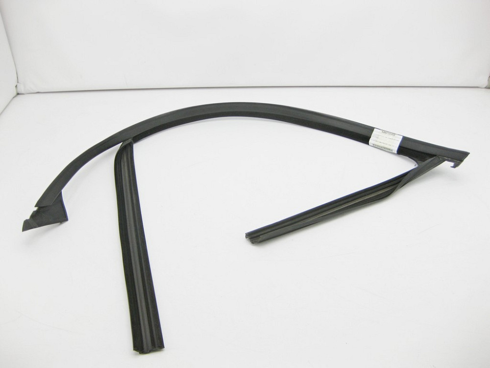 Mercedes-Benz  A2047251525 Ущільнювач опускного скла передніх лівих дверей C-Class W204 Одеса - фото 1