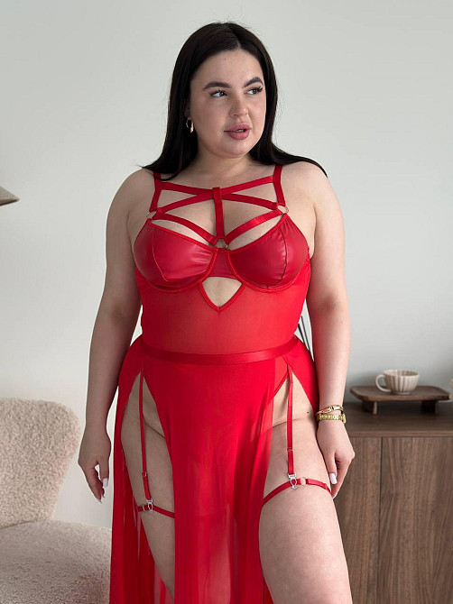 Сексуальне жіноче боді plus size зі спідницею та гартерами великих розмірів на бретельках із відкритою спиною з кісточками червоне Одеса - фото 2