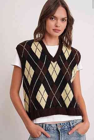 Женский теплый оверсайз жилет с геометрическим орнаментом Шоколад Одесса