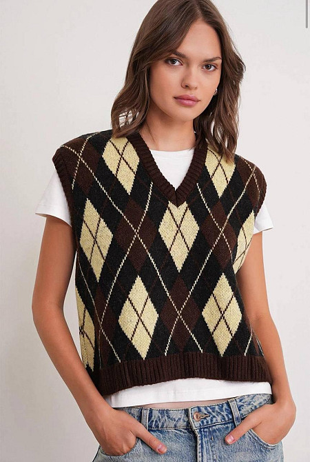 Женский теплый оверсайз жилет с геометрическим орнаментом Шоколад Одесса - изображение 1
