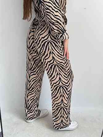 Жіночий шовковий костюм із штанами Бежевий Зебра XS-S Харків