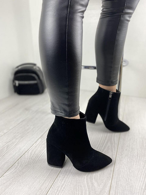 Модні черевики жіночі демісезонні весна-осінь чорні з натуральної замші на підборах р. 36, 37 2 Коломия - фото 8