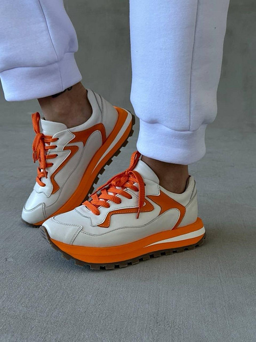 Molly Кроссовки женские MOLLY молочные/оранжевые натуральная кожа 38р.-24.5см. 39р.-25см. (5404 Коломия - фото 1