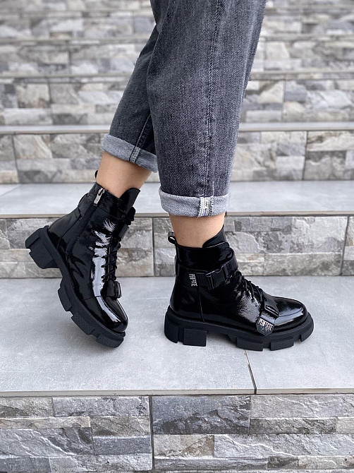 SOTHBY'S Черевики жіночі Sothby 's M-1732 чорні (зима, шкіра лакована) (4232) 39 Коломыя - изображение 1