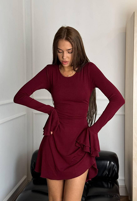 Женское романтичное базовое платье с объемными рукавами воланами трикотаж масло Одесса - изображение 2