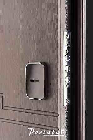 Двери квартирные, серия Концепт, модель Эстепона 3, гнутый профиль, коробка 90 мм., полотно 70мм. Киев