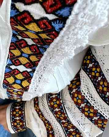 Жіноча сучасна вишиванка з домотканого льону Одеса