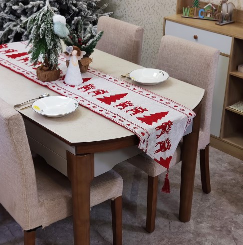 Скатертина новорічна Олені та ялинки розмір скатертини 180*33см, текстиль Київ - фото 1