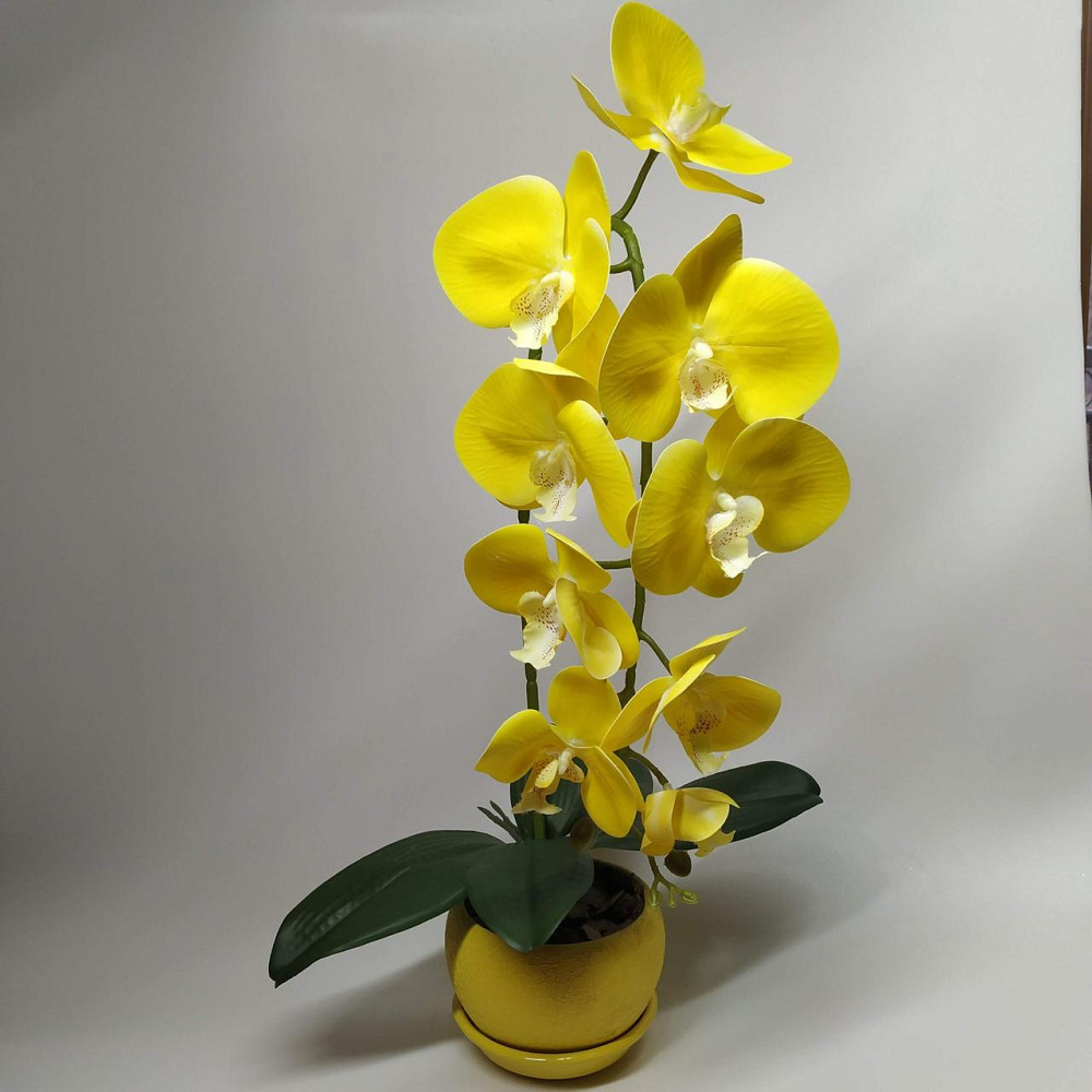 Штучна латексна орхідея VIP у жовтому керамічному кашпо на одну гілку жовта Дніпро - фото 1