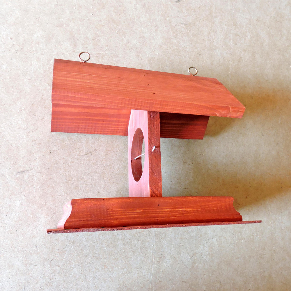 Кормушка садовая для птиц 