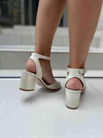 Nivelle Босоніжки жіночі NIVELLE 1898/6015-6033 білі (літо, шкіра-сатин натуральна) (3714) Коломия