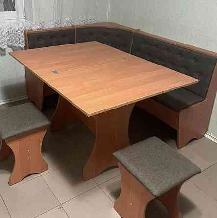 Кухонный уголок, комплект из угла, стола и двух табуреток Семейный 114х154 см Яблоня Львов