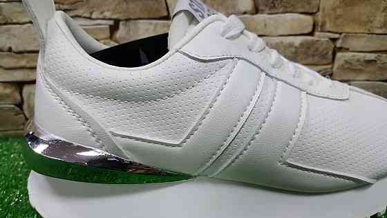 Женские кожаные кроссовки BaaS Stay Tory Киев