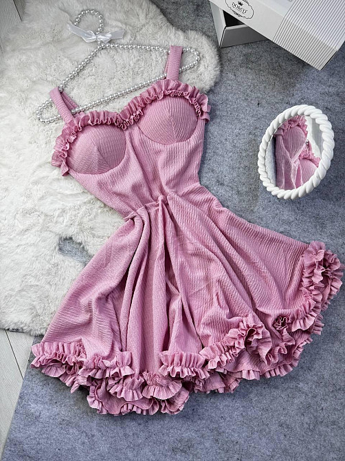 Женское праздничное эффектное платье на бретелях с чашечками жатка зара Одесса - изображение 1