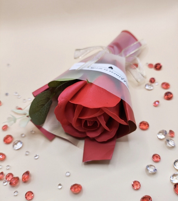 Мило-букет "Троянда" 3 шт Рожевий, Молочний, Червоний Сміла - фото 8